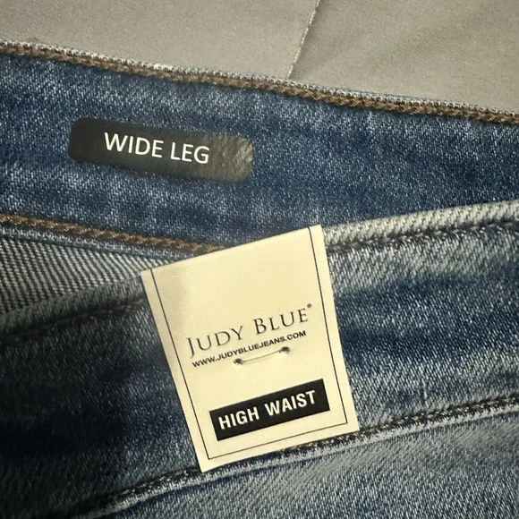 Judy Blue high waist wide leg jeans - Picture 2 of 9